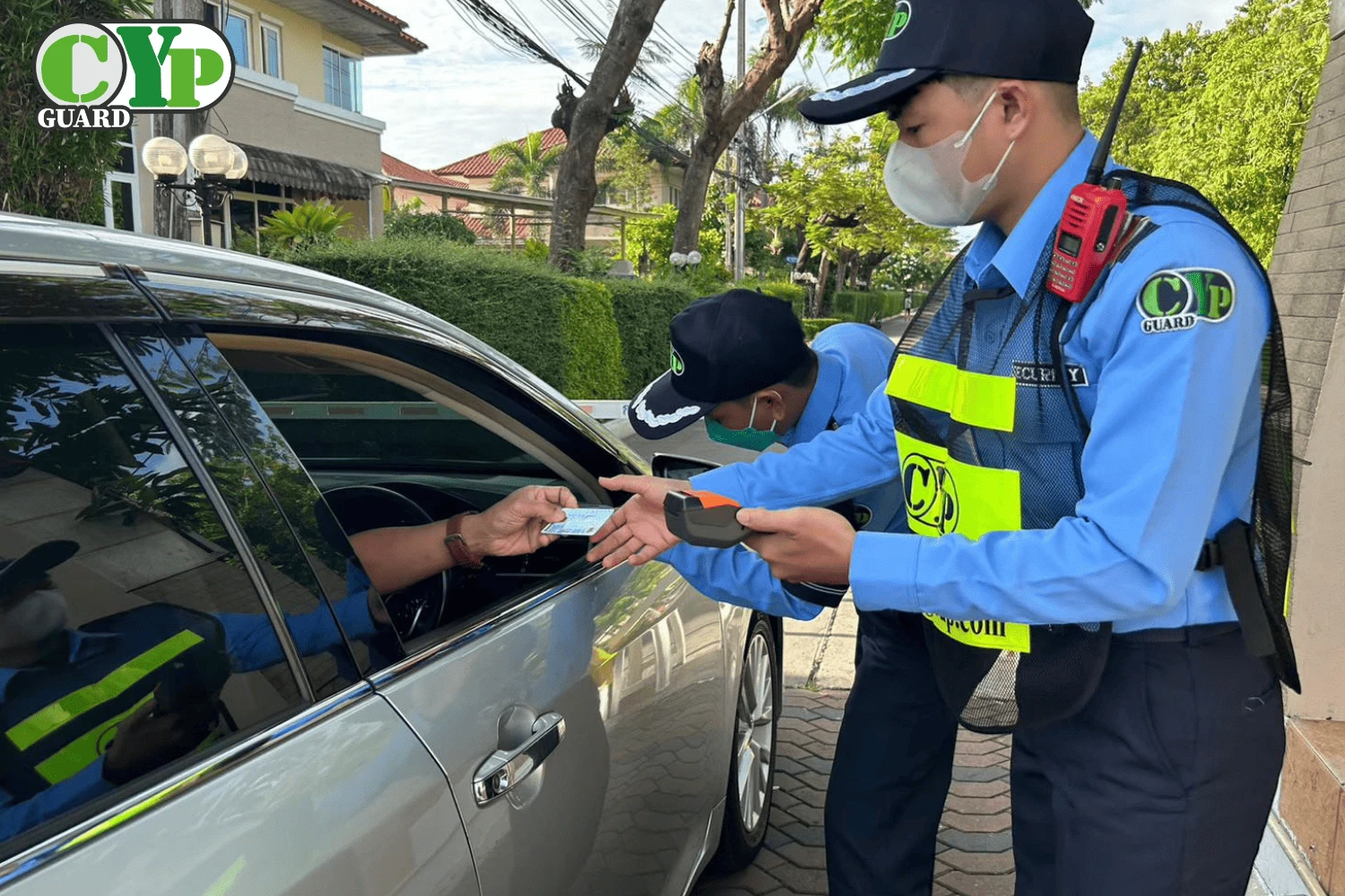 ทำไมต้องจ้างบริษัท รักษา ความ ปลอดภัย แทนการรักษาความปลอดภัยภายในเอง?