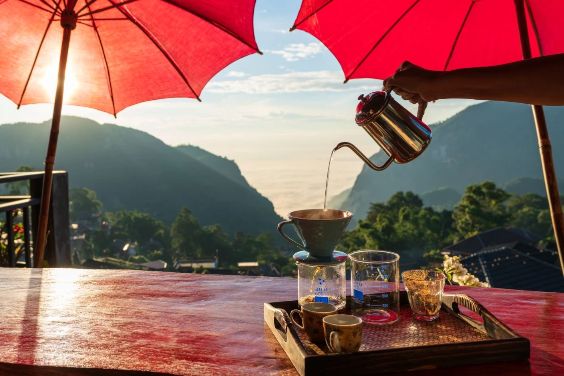 14 ที่เที่ยวเดือนกันยายน! หน้าฝนทั่วไทย พร้อมบริการเช่ารถตู้พร้อมคนขับจากแวนไทย คาราโอเกะ ทัวร์