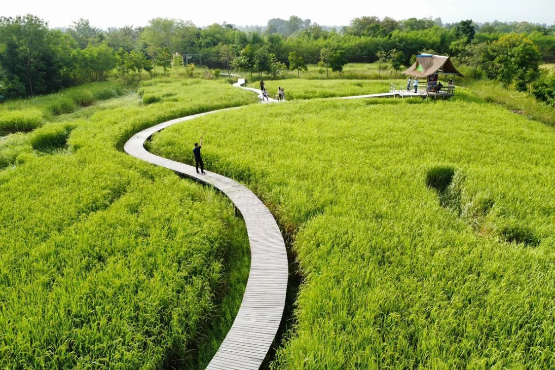 14 ที่เที่ยวเดือนกันยายน! หน้าฝนทั่วไทย พร้อมบริการเช่ารถตู้พร้อมคนขับจากแวนไทย คาราโอเกะ ทัวร์