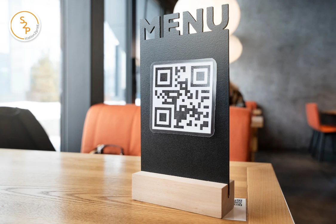 จัดโต๊ะร้านอาหารให้เข้ากับเทศกาล Tentcard และ Wobble ป้ายเด้ง ช่วยโปรโมทเมนูพิเศษ