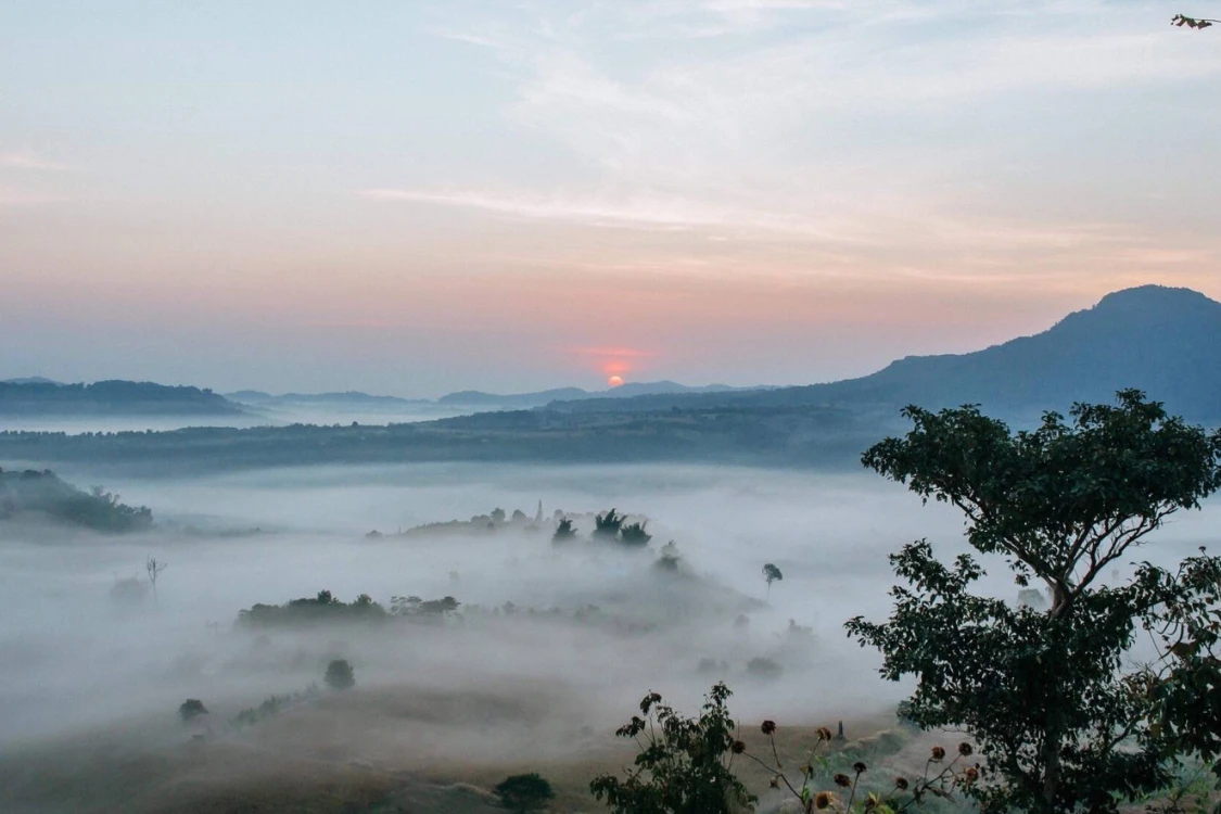 แจกที่เที่ยว 11 โลเคชั่น ปลายฝนต้นหนาวเดือนตุลาคม 2568 เที่ยวไทยที่ไหนดี