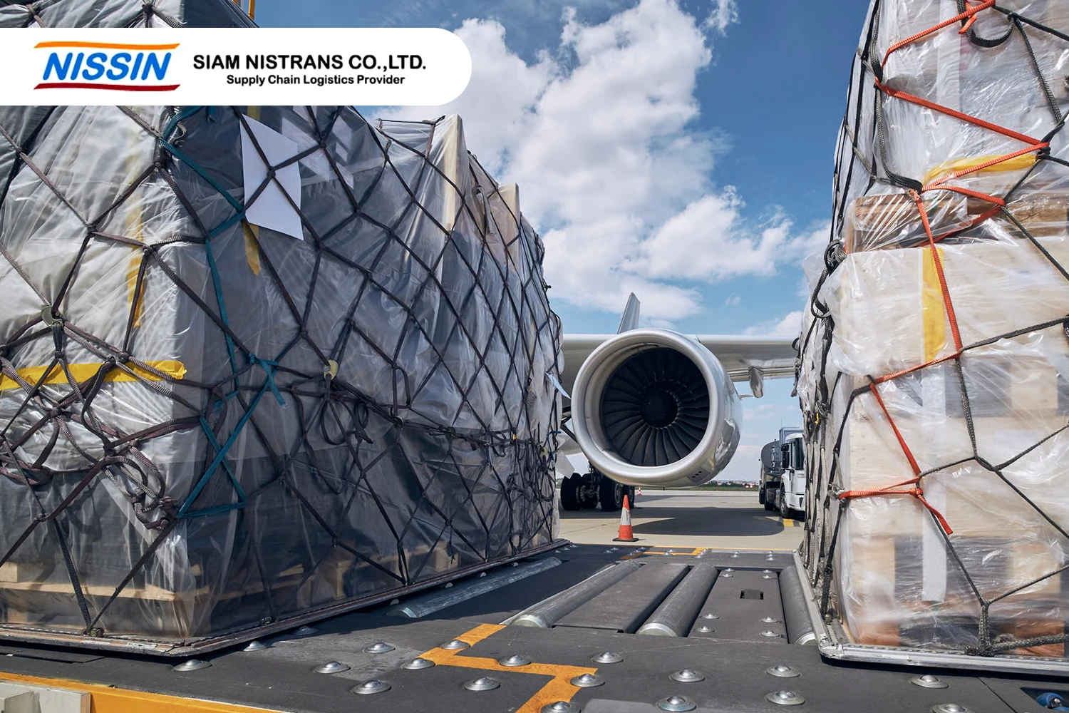 express-vs-consolidated-air-freight