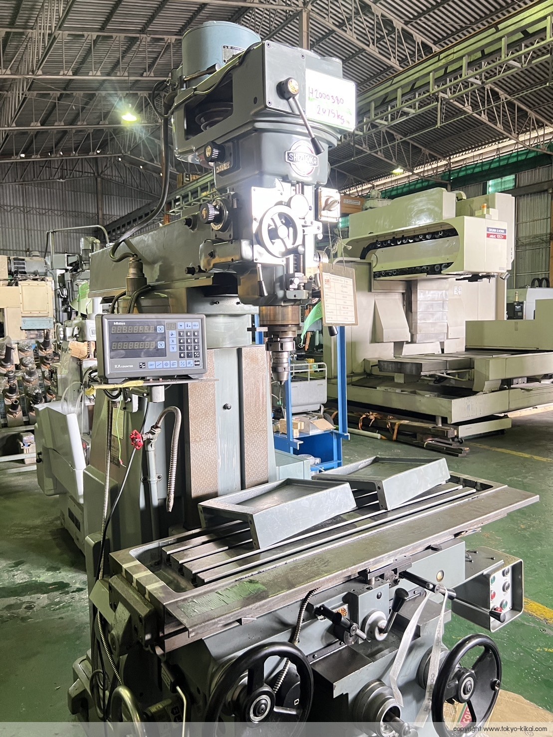 MILLING MACHINE
