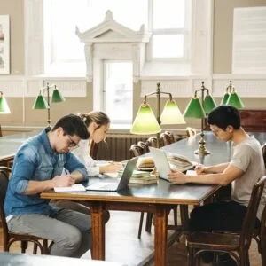 บริษัท คัมมิ่นส์ ดีเคเอสเอช (ประเทศไทย) จำกัด