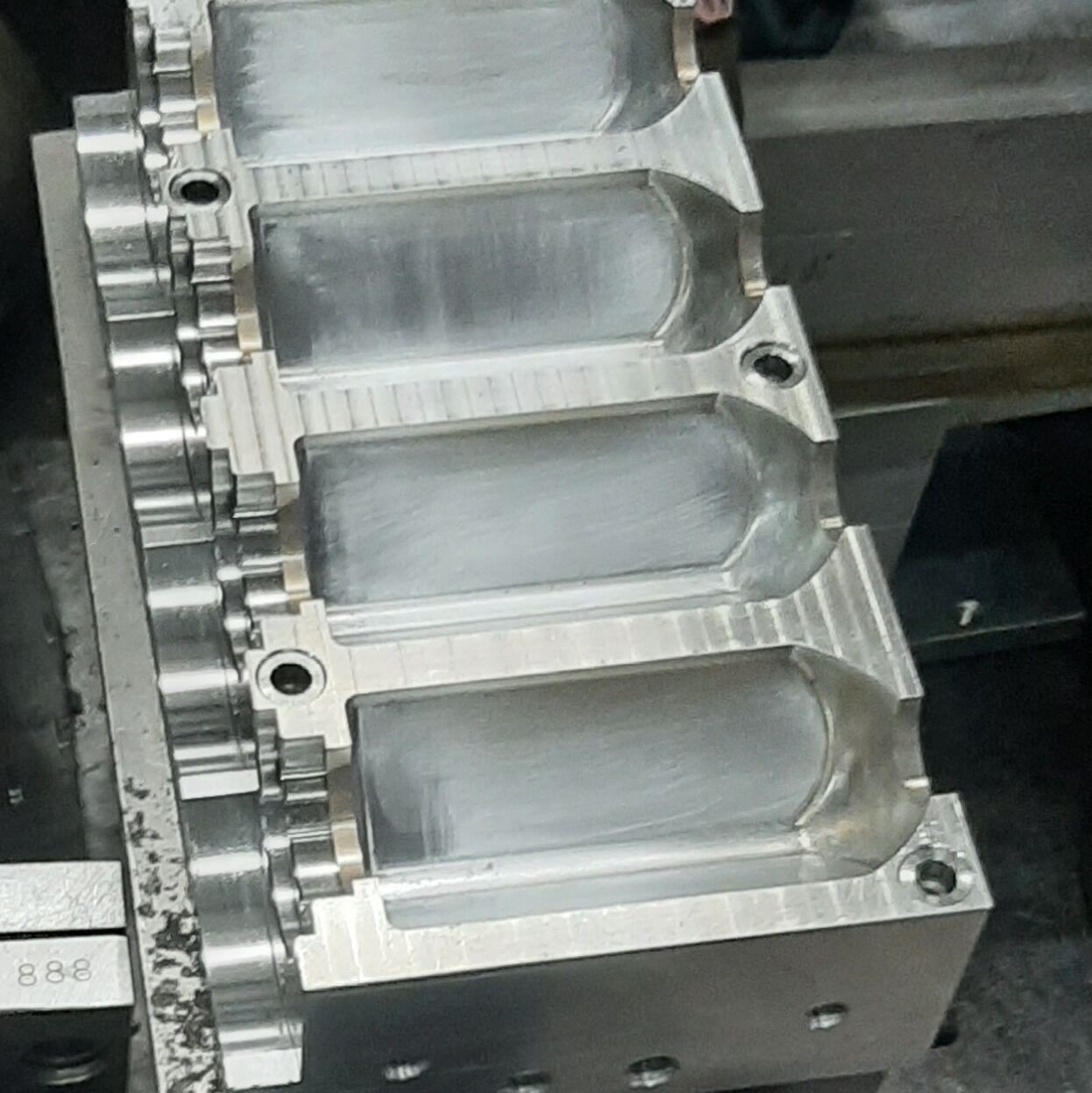 แม่พิมพ์เป่าพลาสติก