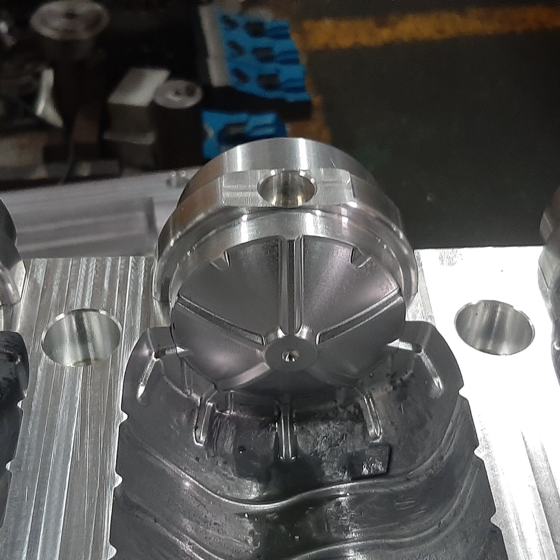 แม่พิมพ์เป่าพลาสติก