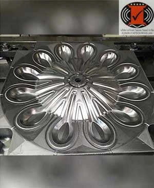 บริษัท รุ่งโรจน์ ไฮเทค โมลด์ จำกัด