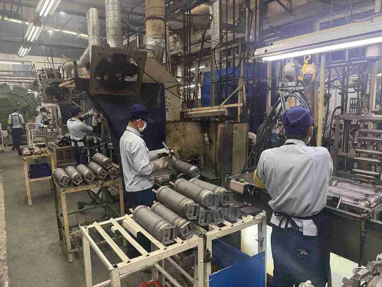 INSIDE FACTORY & LINE_ACCU 4
