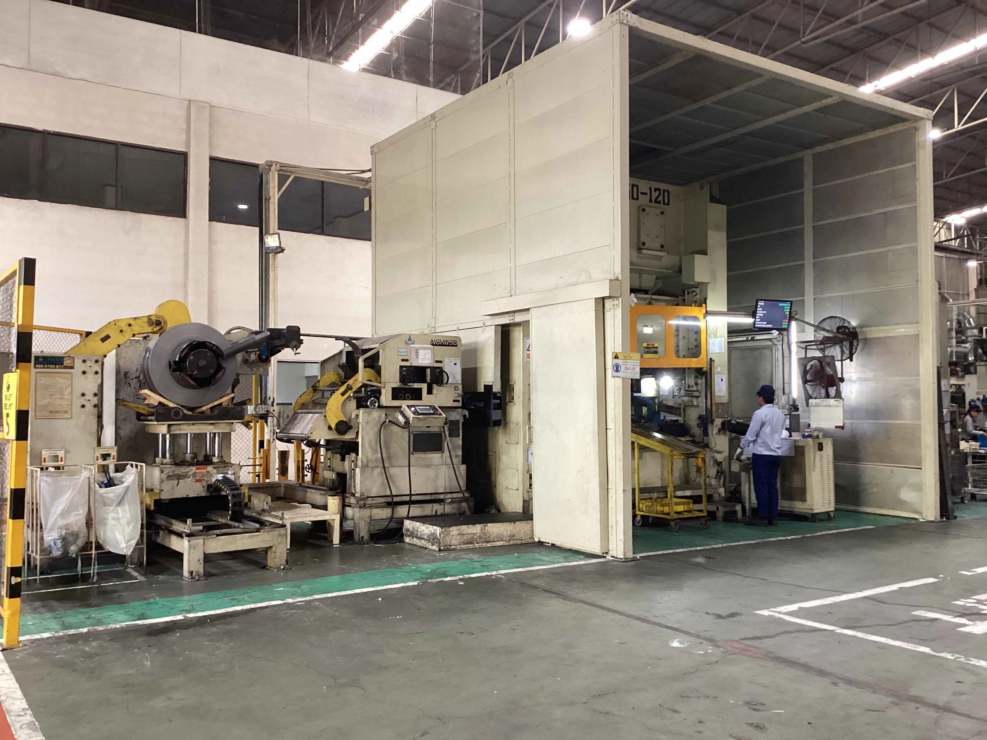 INSIDE FACTORY & LINE_PRESS2